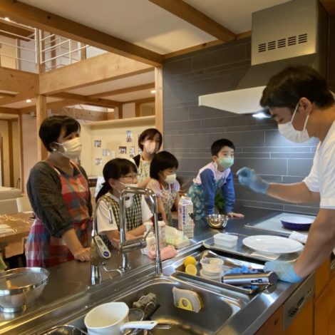 親子で楽しむパティシエと作るクレープ教室　開催しました